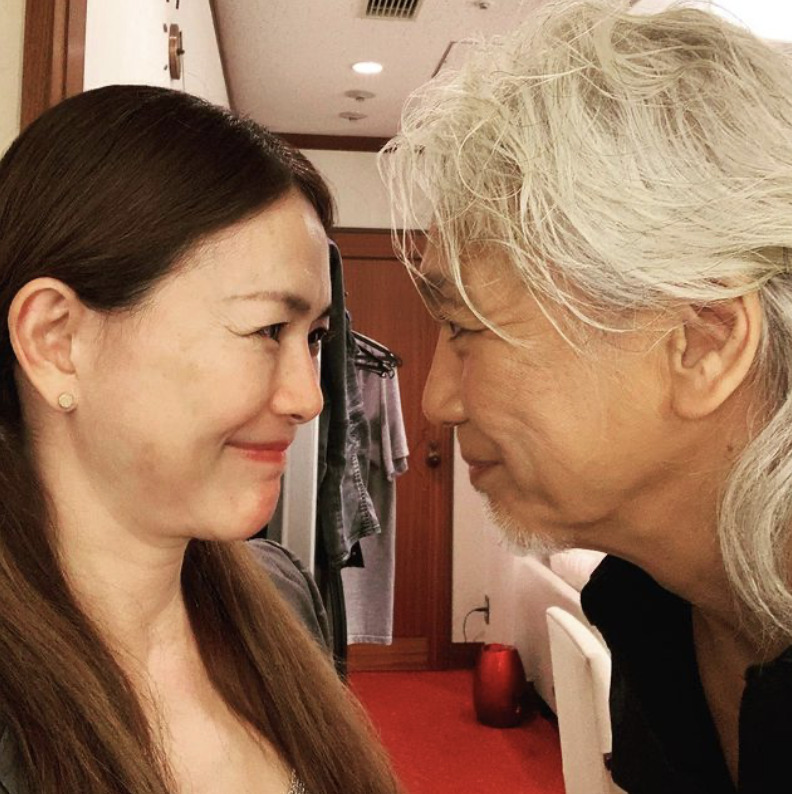 玉置浩二の現在の奥さんは青田典子！波乱の結婚歴と献身愛の全貌