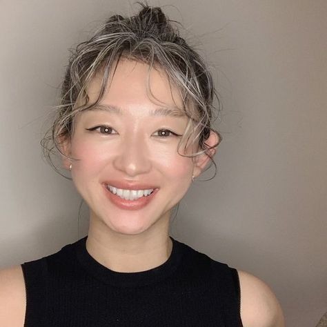 30代・40代を襲う「まさか」の衝撃。アンダーヘアの白髪に直面した時のリアルな対処法と2026年最新のVio脱毛事情