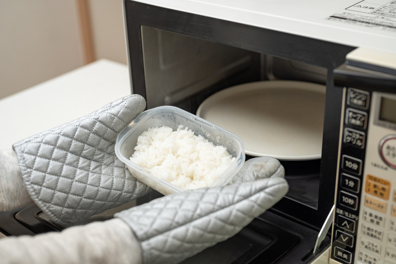 冷凍ご飯の解凍で失敗しない極意！炊きたてが蘇る温め方と裏ワザ