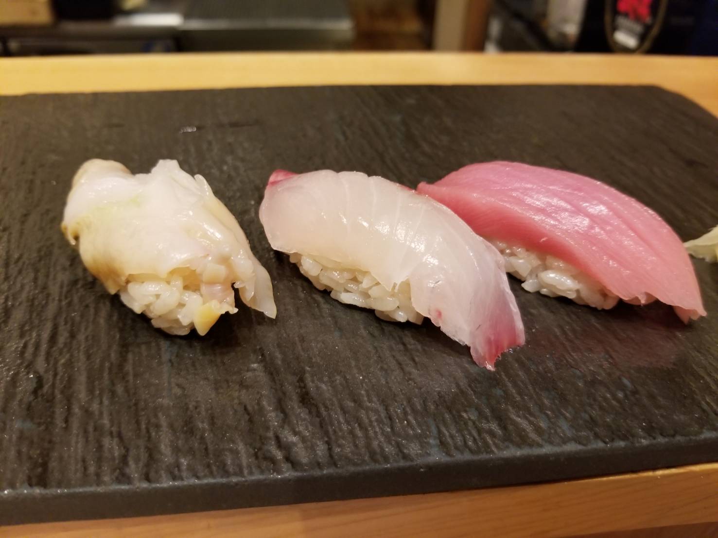 美食家が熱狂する名店「鮨 かど」職人の執念と予約の真実を追う