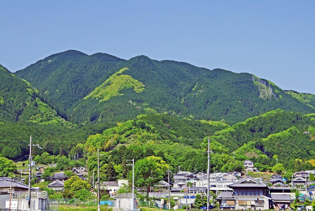 岩橋山の登山難易度と鎖場を解説！ダイトレ縦走と駐車場ガイド2026