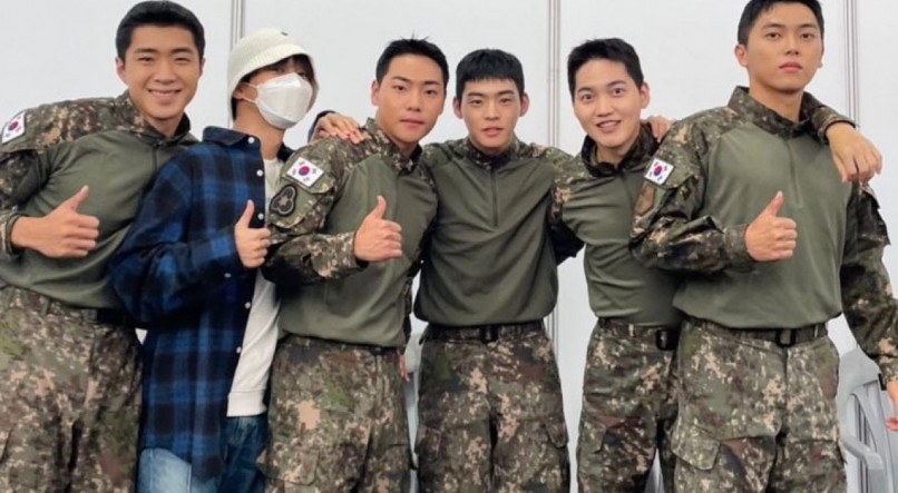 Todos Os Membros Do Bts Estão No Exército