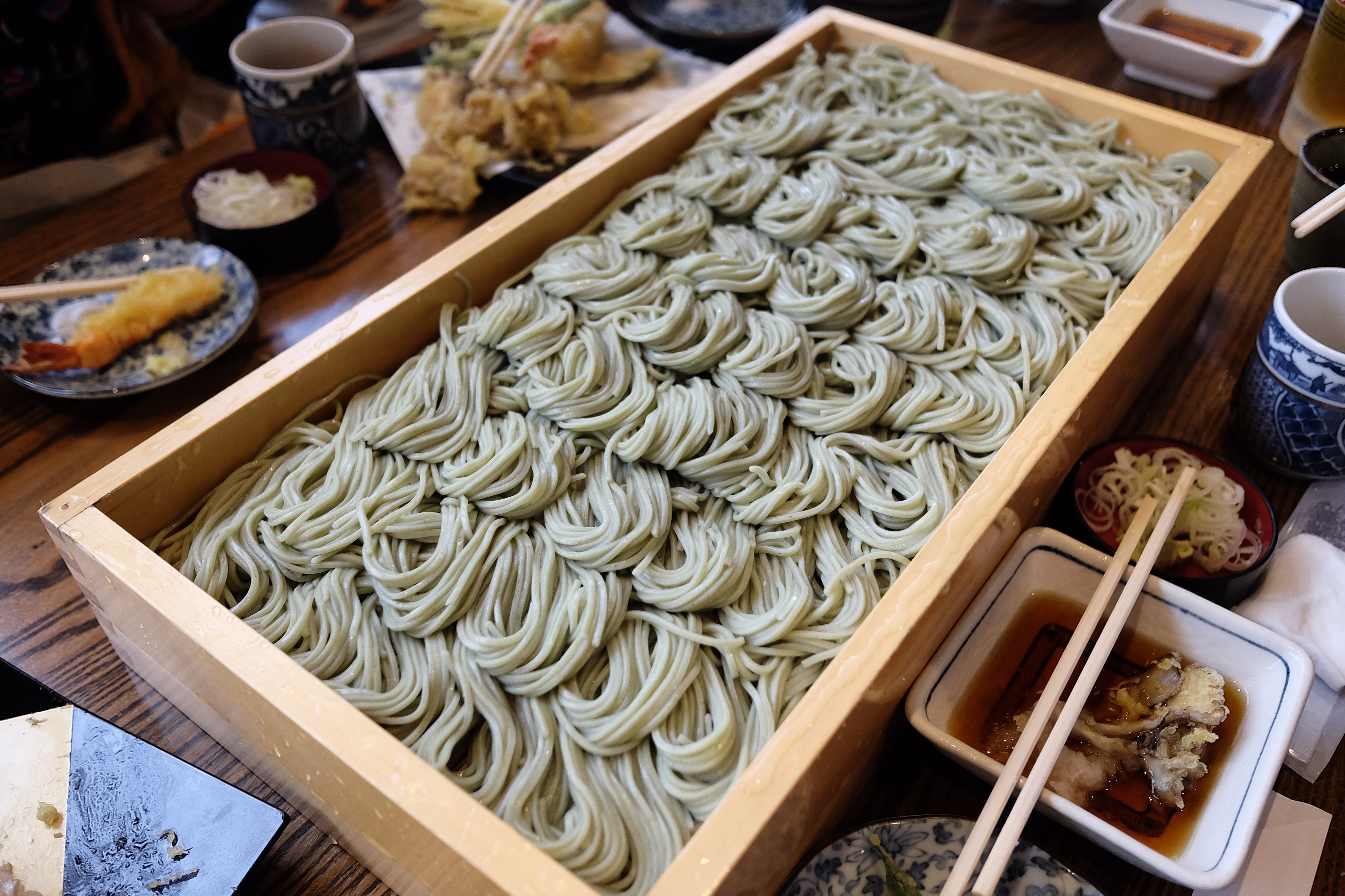 越後湯沢「そば処中野屋 湯沢本店」大行列の真相と攻略法【2026】
