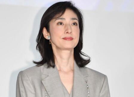「結婚」という枠組みを超えて。天海祐希が体現する、2026年を生きる大人の「真の自立」と選択の美学