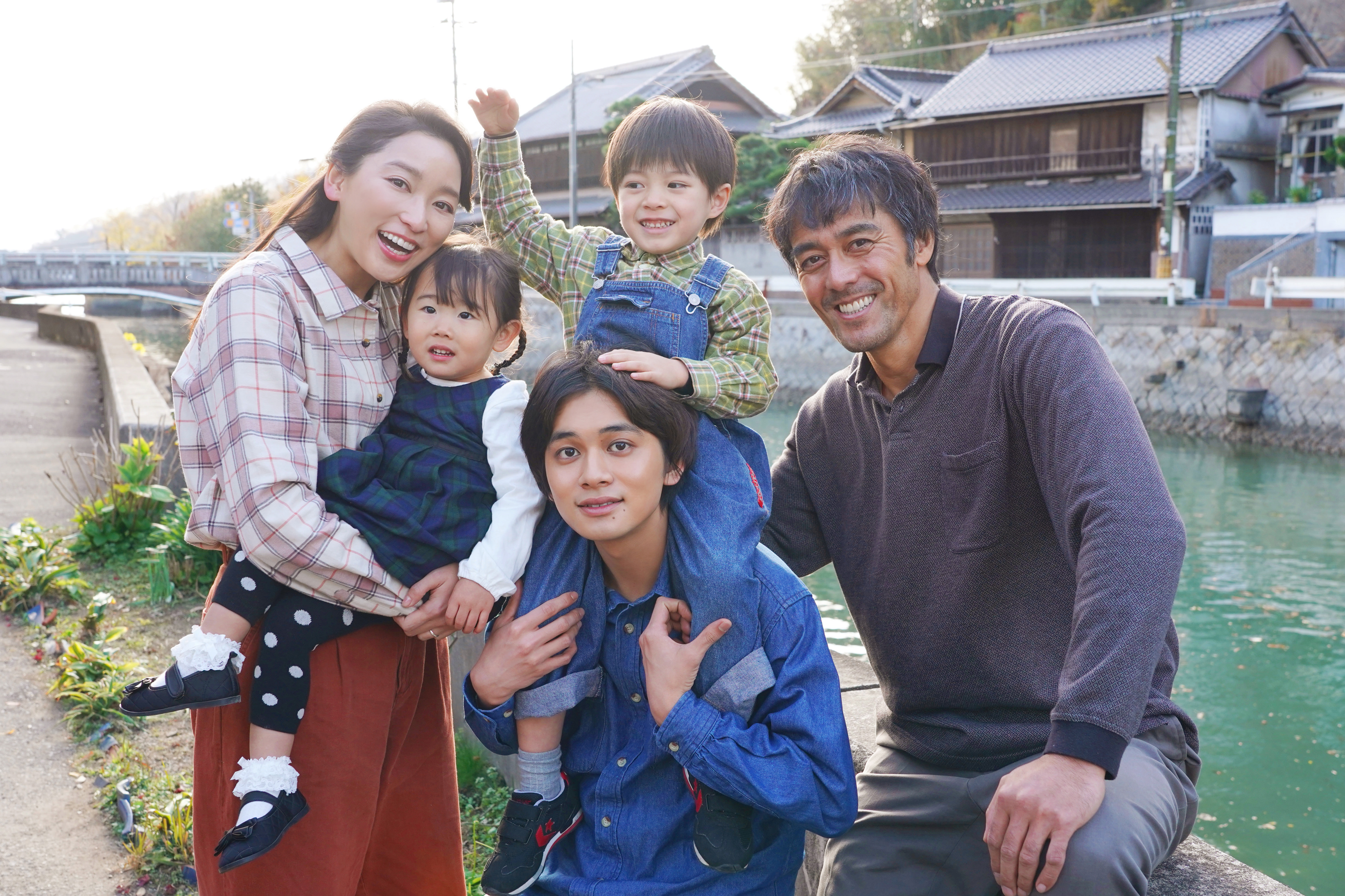 阿部寛の家族写真は実在するのか？妻と娘を守る鉄壁の私生活真相