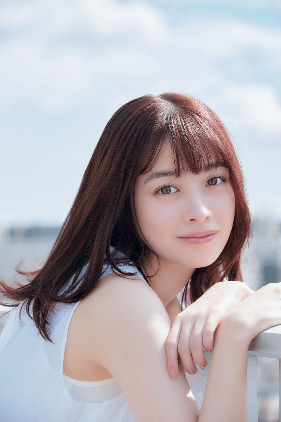 橋本環奈のグラビアはなぜ伝説なのか？歴代写真集と現在の真相