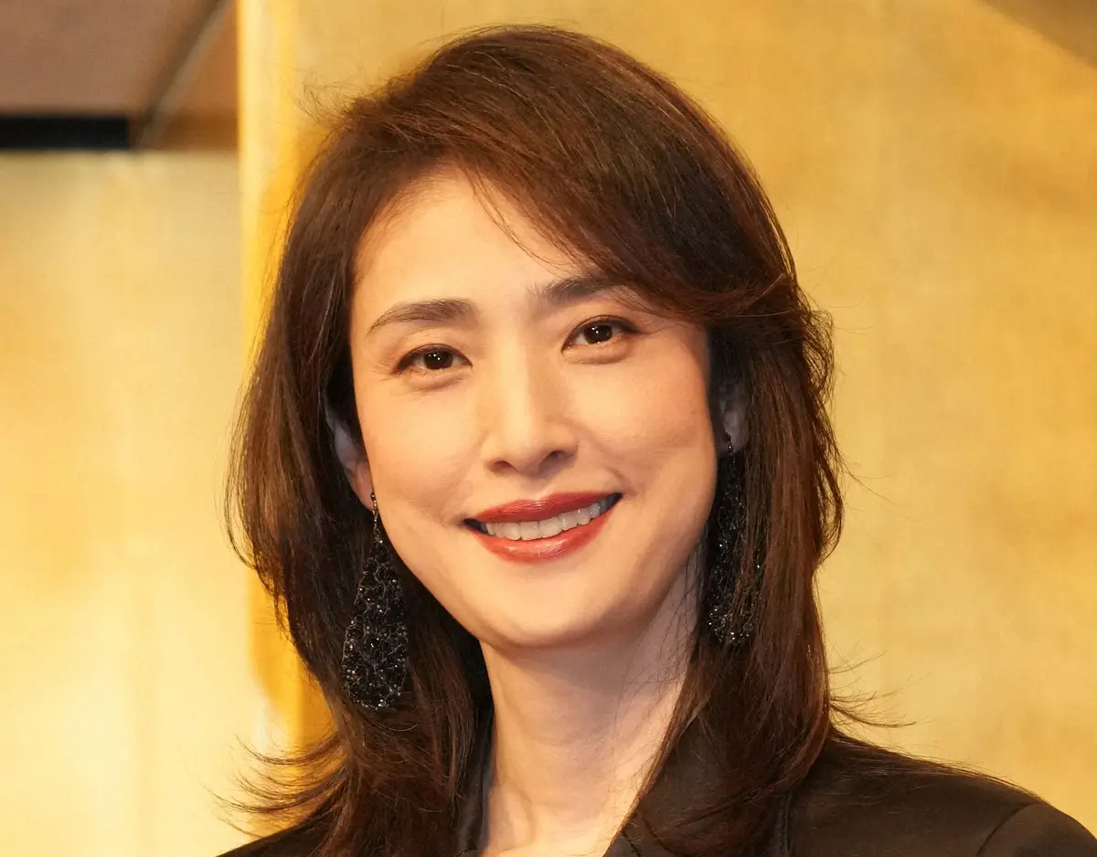 天海祐希の現在の年齢に驚愕！奇跡の美貌と若さの秘訣【2026最新】