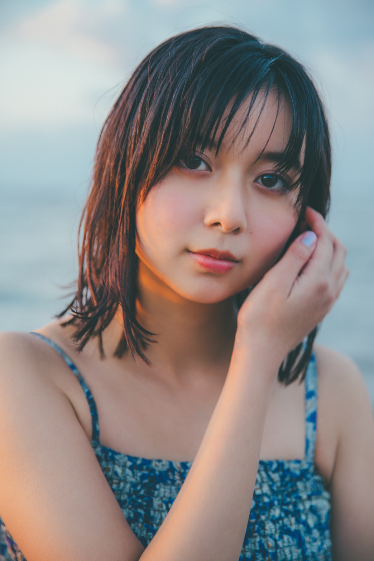 上白石萌歌が魅せる最新大人の姿！未公開グラビアカットと撮影裏話