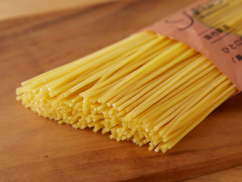 なぜパスタは25Cmなのか？長さの理由と折るマナー・茹で方の極意