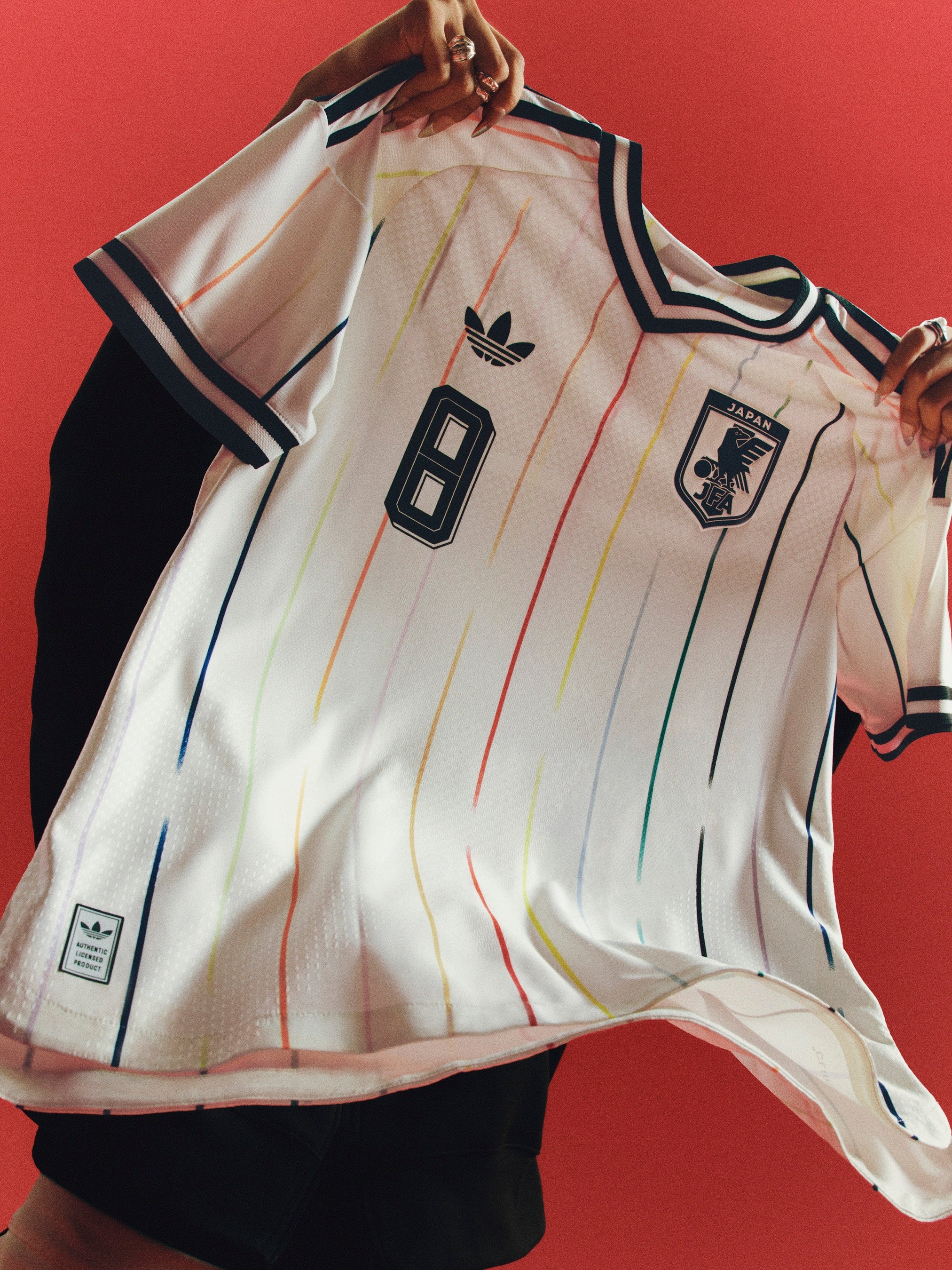 日本代表アウェイユニフォームの真実！歴代の軌跡と最新デザインの全貌