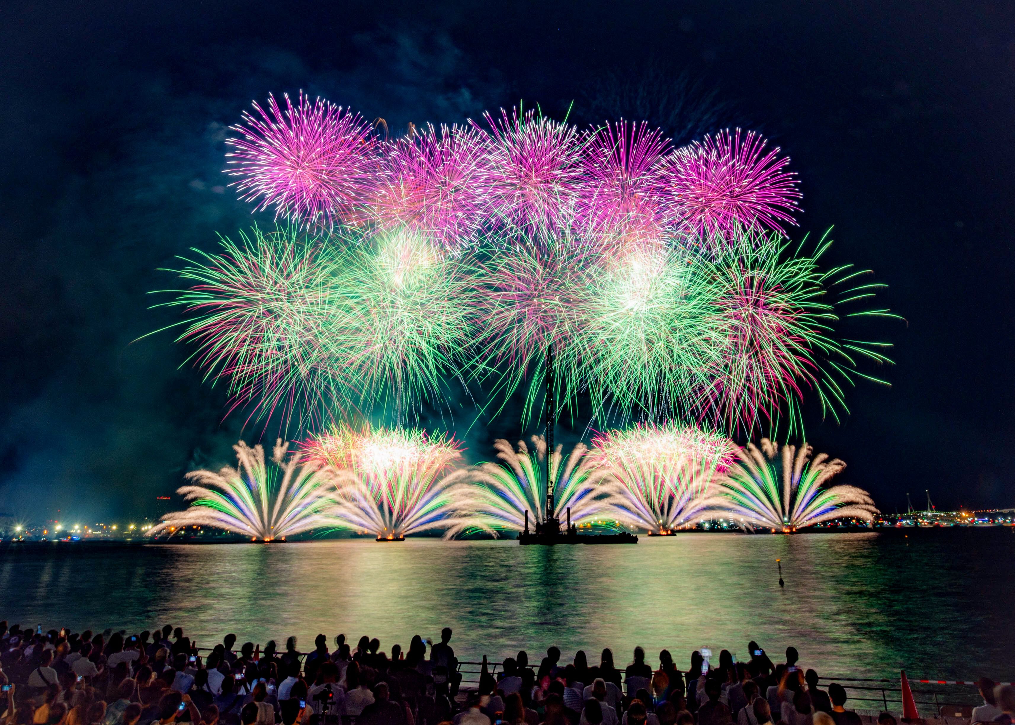 横浜みなとみらいや鎌倉の穴場も！神奈川の花火大会混雑回避攻略法