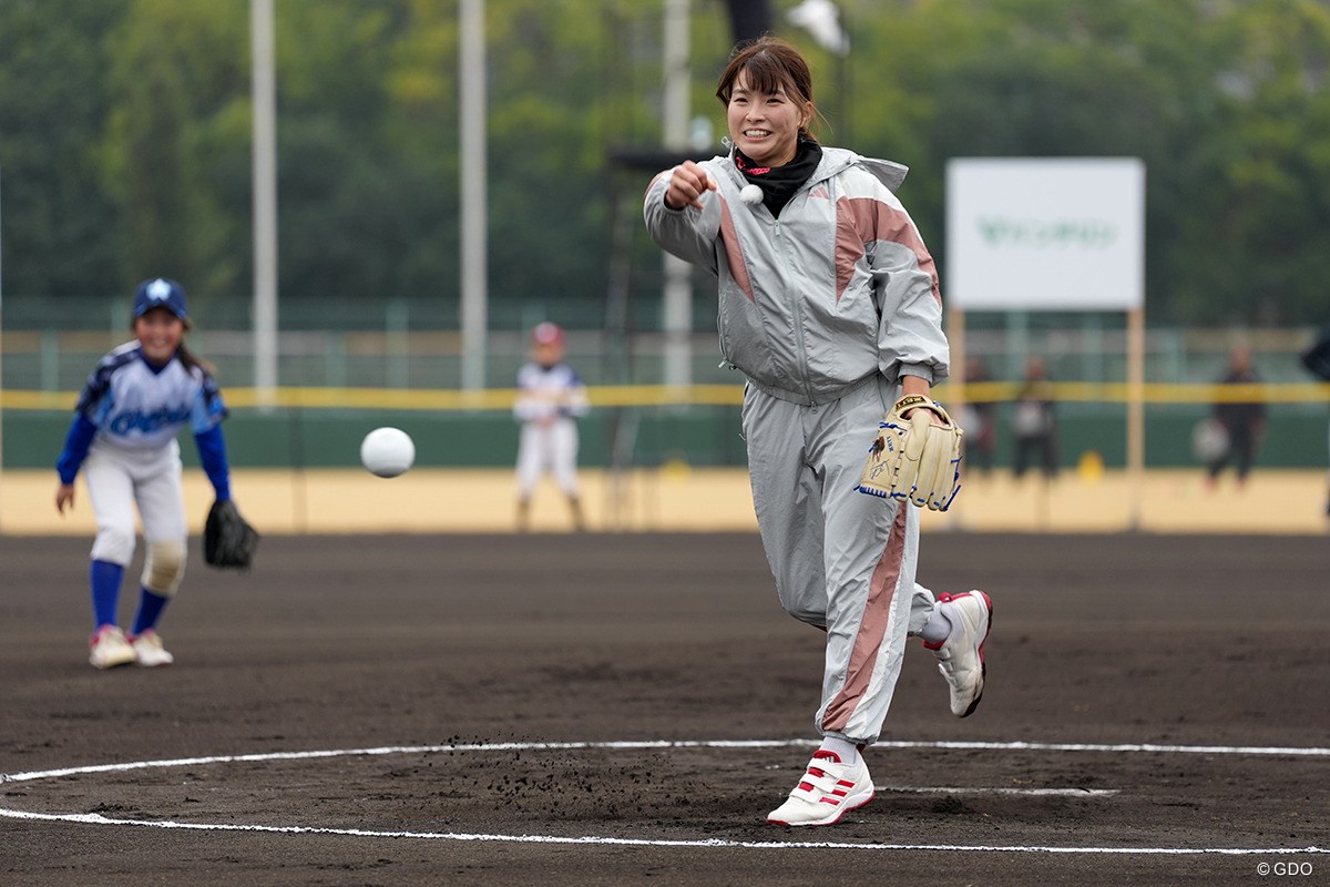 渋野日向子がソフトからゴルフへ転向した真相｜二刀流とスイングの秘密