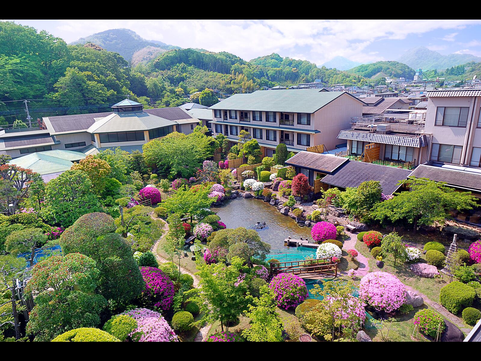 ホテルサンバレー伊豆長岡の本館と和楽の違いは？温泉バイキングの評判と口コミ