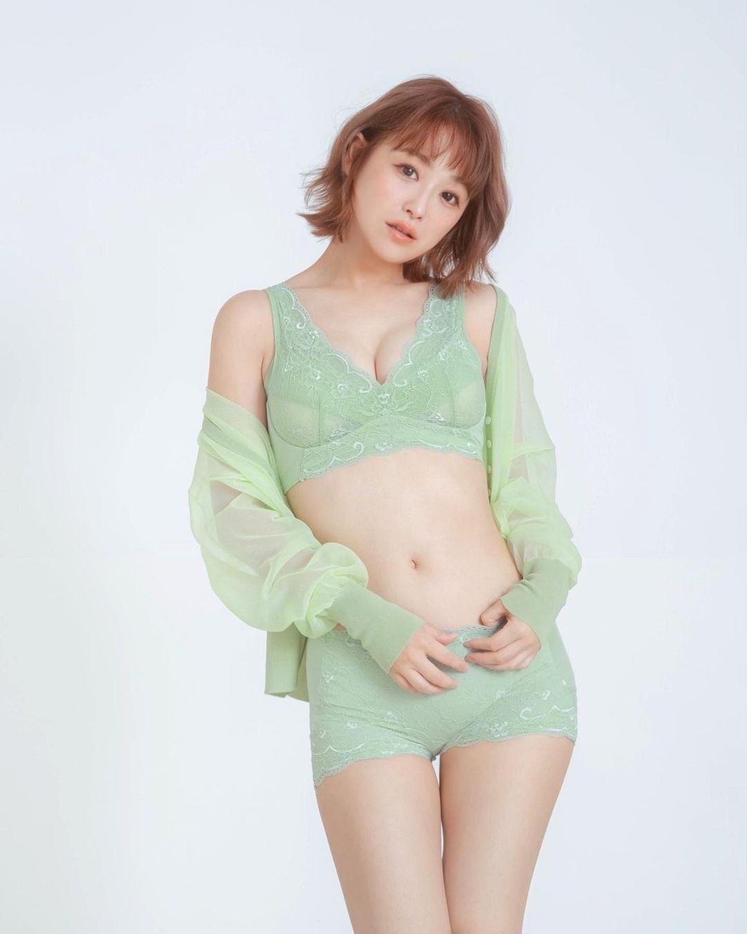 【2026年最新】鈴木奈々「桃尻ボディ」への進化が止まらない！年齢を武器に変える肉体改造と話題の美尻トレーニングに迫る