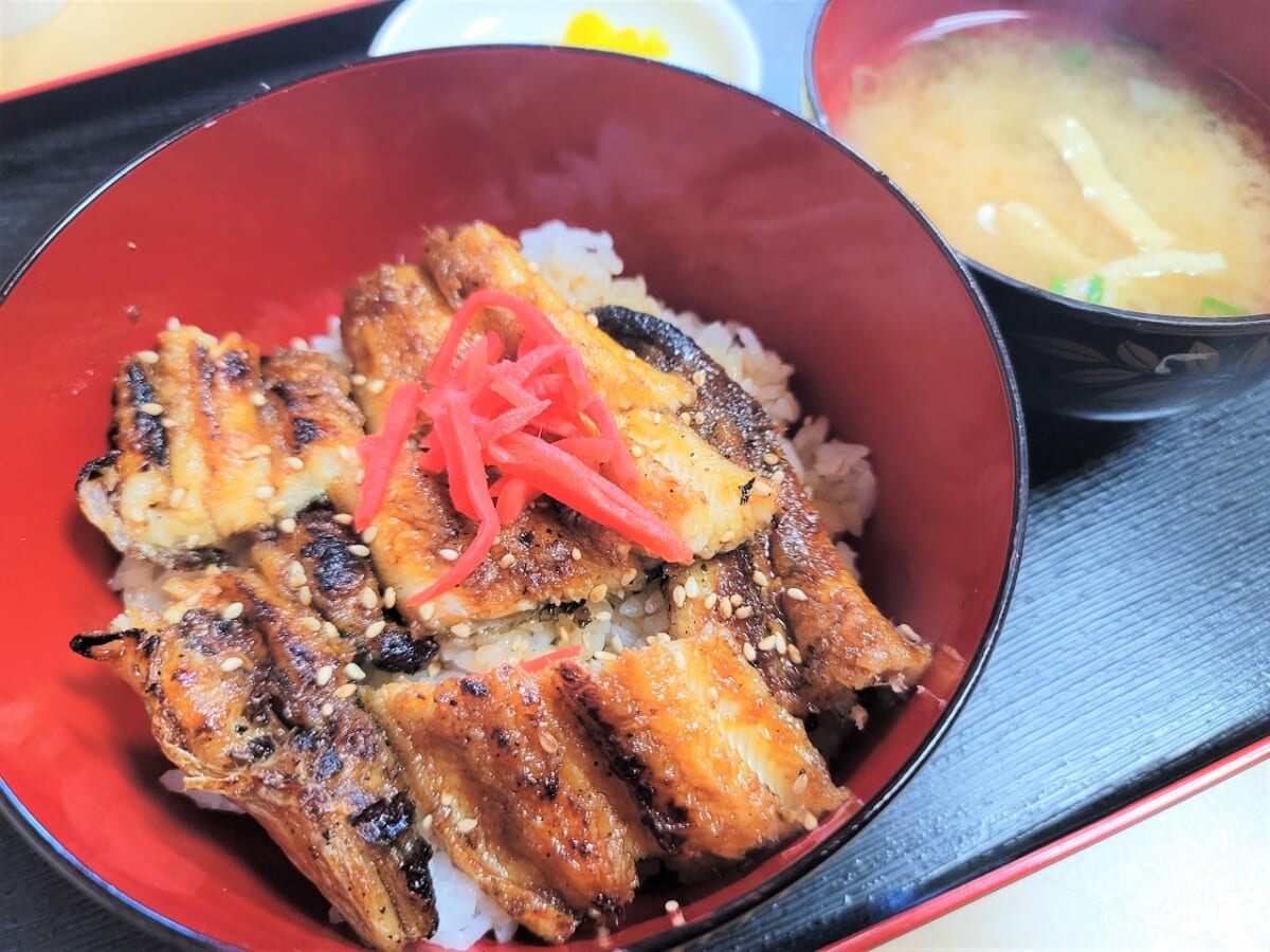 行列が絶えない淡路島うなぎ！魚増水産の炭火焼きと整理券攻略法
