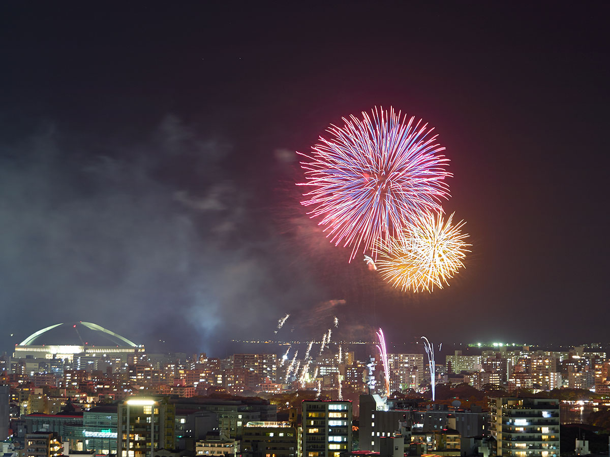 【2026最新】大阪の花火大会、今日の開催・打ち上げ情報は？天候・有料席・穴場スポットまで現地Live速報