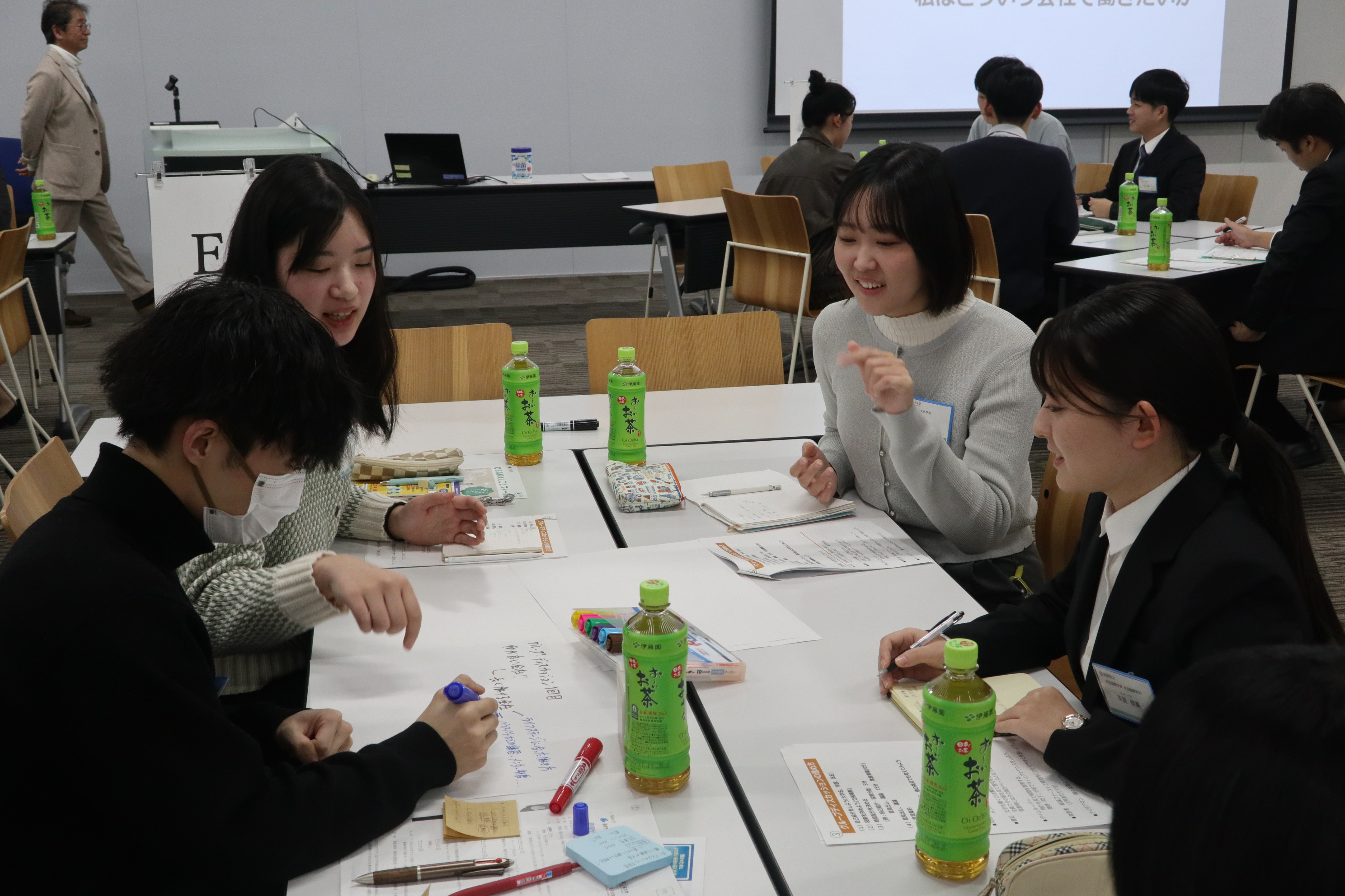 なぜ落ちる？大学のグループディスカッション対策と受かる人の特徴【2026最新】
