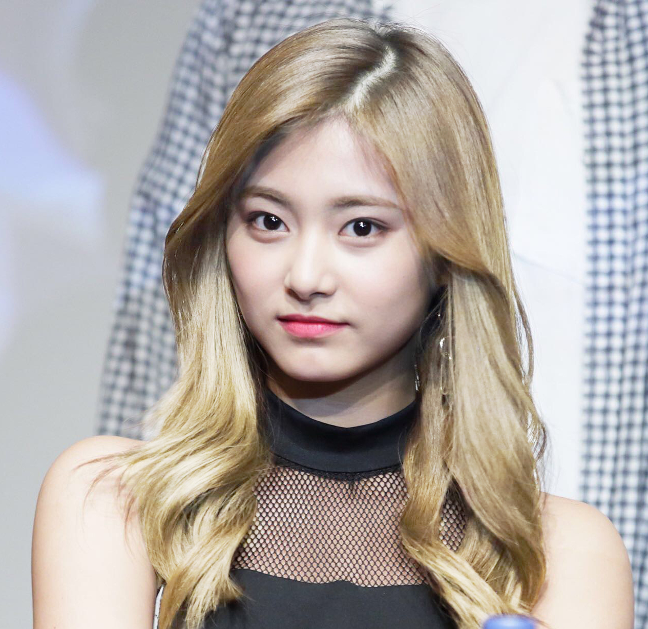 Twiceツウィ「世界で最も美しい顔」最新ノミネートと美の秘密
