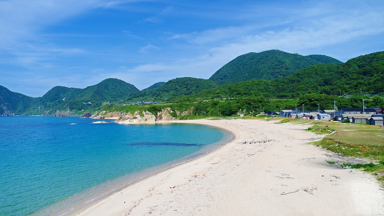 竹野浜海水浴場2026｜竹野ブルーの真相・海開きと混雑回避まとめ