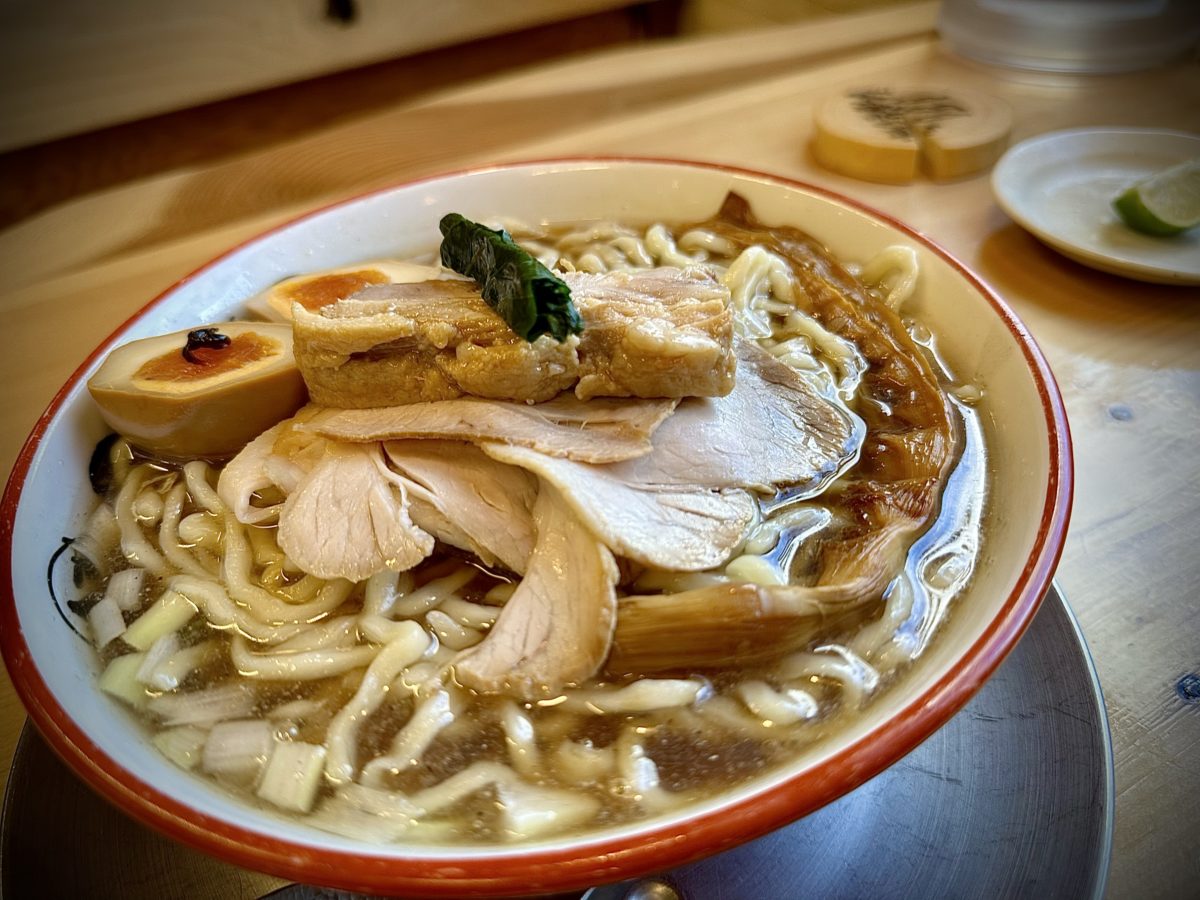 なぜ青森「ひらこ屋」に人は群がるのか？濃厚煮干しの真価と混雑実態