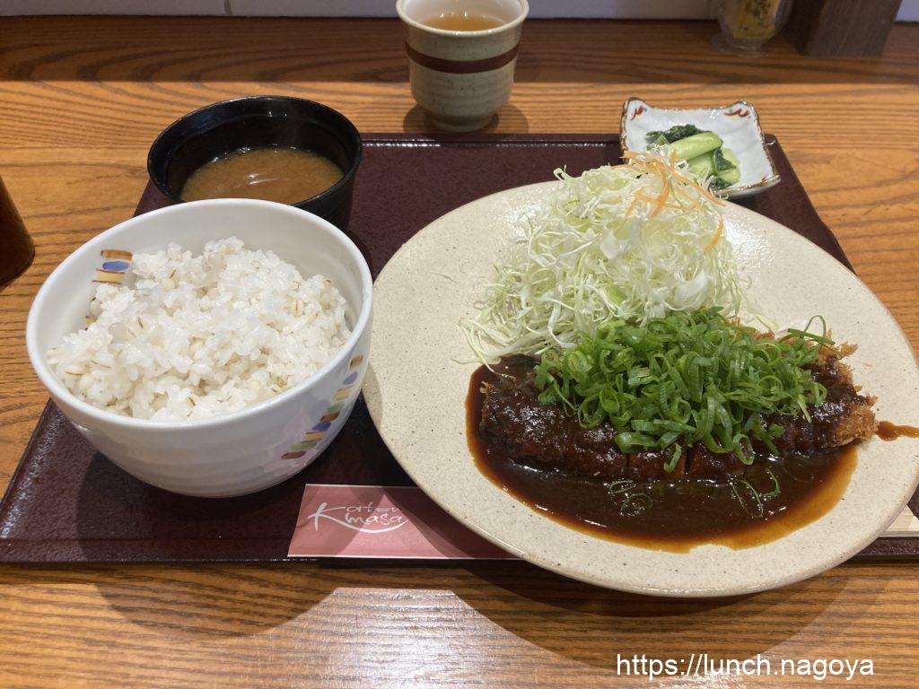 伏見かつまさの実態を徹底解剖！絶品メニューと混雑回避の最新利用術