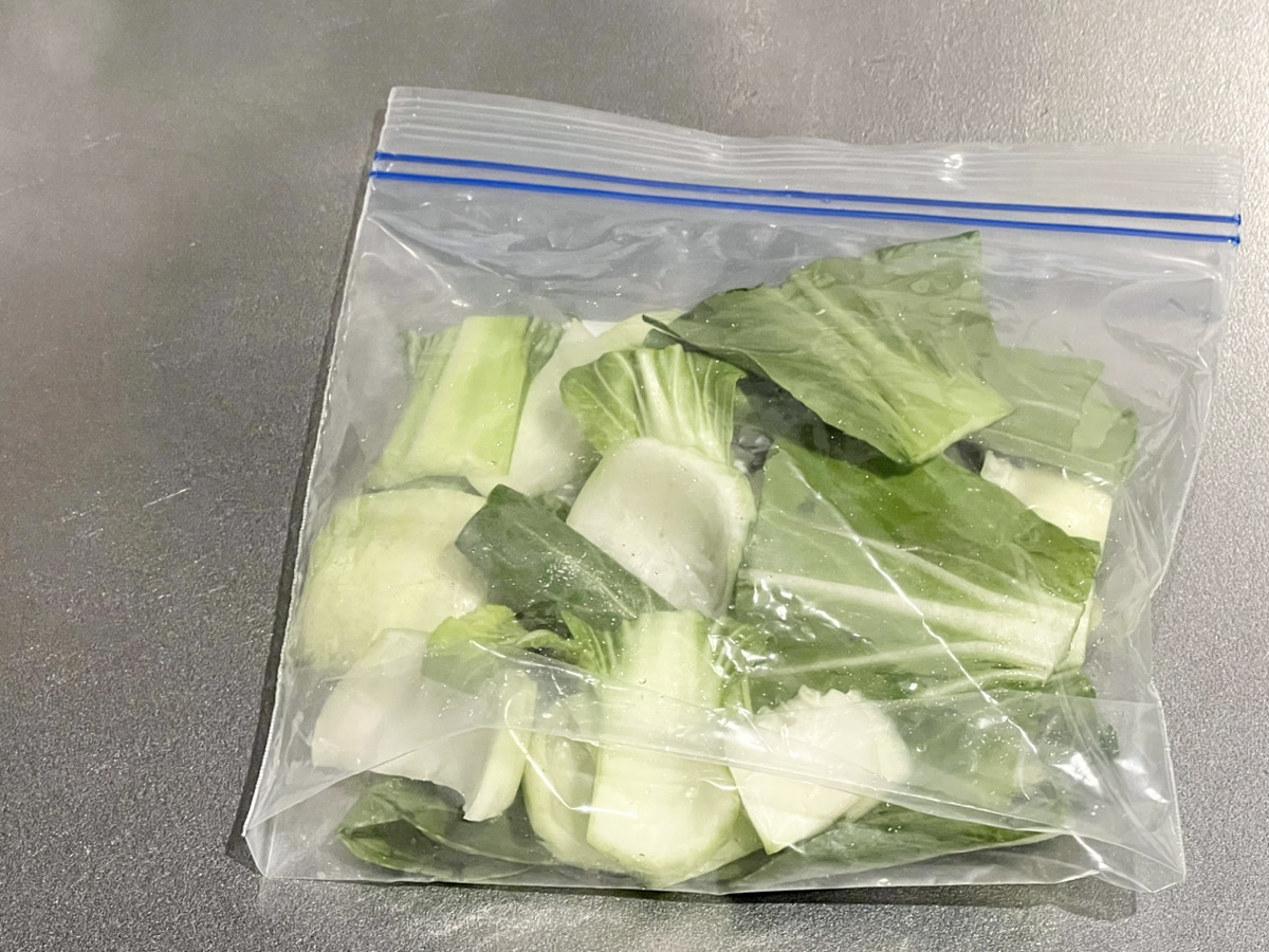 チンゲン菜の冷凍は生のままが正解？水っぽさを防ぐプロの保存術