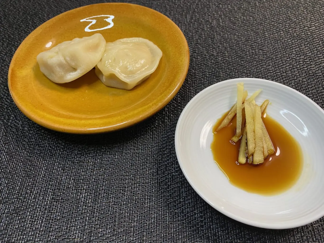 小籠包の正しい食べ方とは？肉汁を逃さず火傷を防ぐプロ直伝の極意