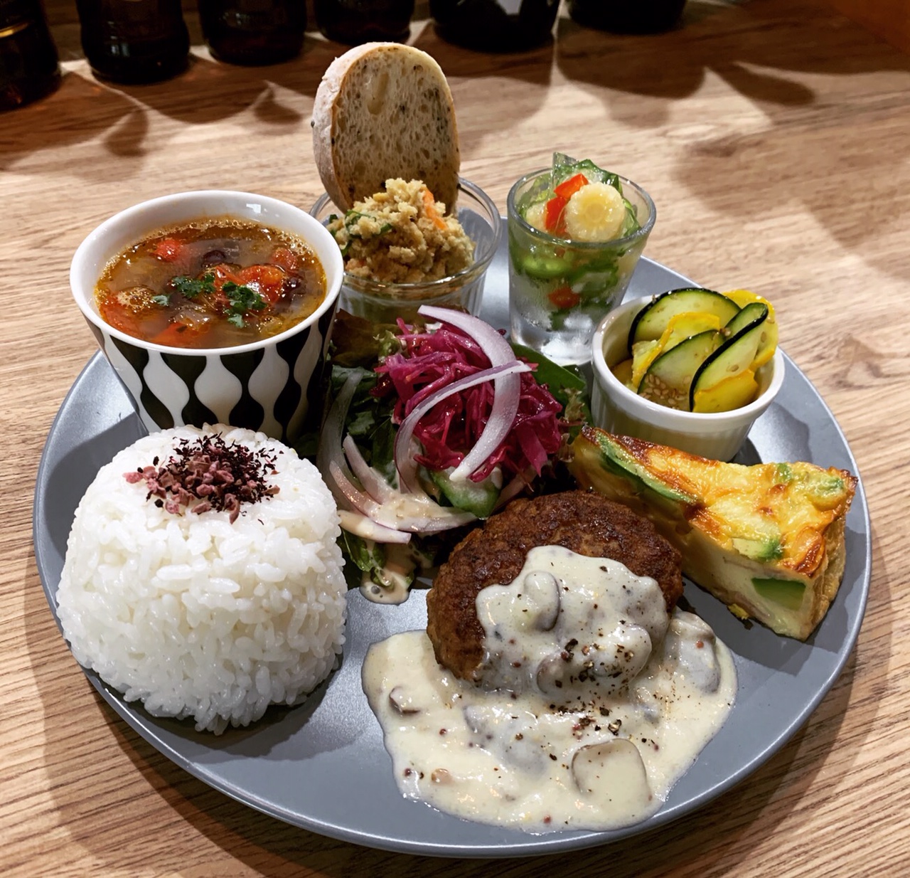 2026年最新ランチ検索革命：「近く ランチ」の検索結果が激変！Aiパーソナライズとタイパ重視のリアル名店探訪