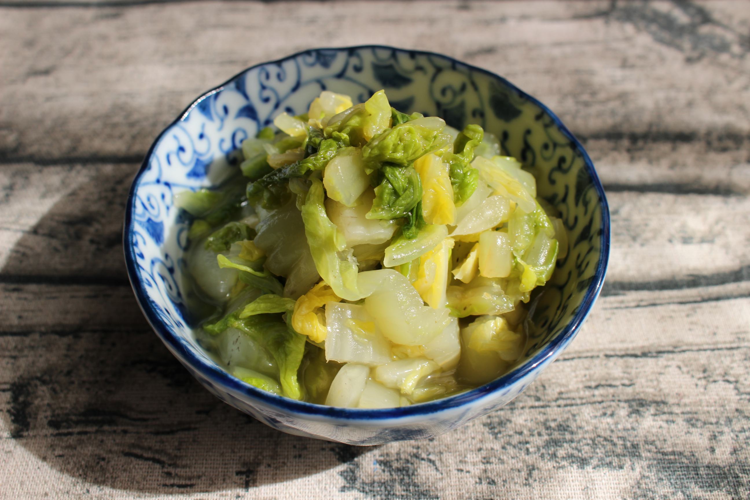 白菜漬物の長期保存術！酸っぱくなる原因とカビを防ぐプロの冷凍法
