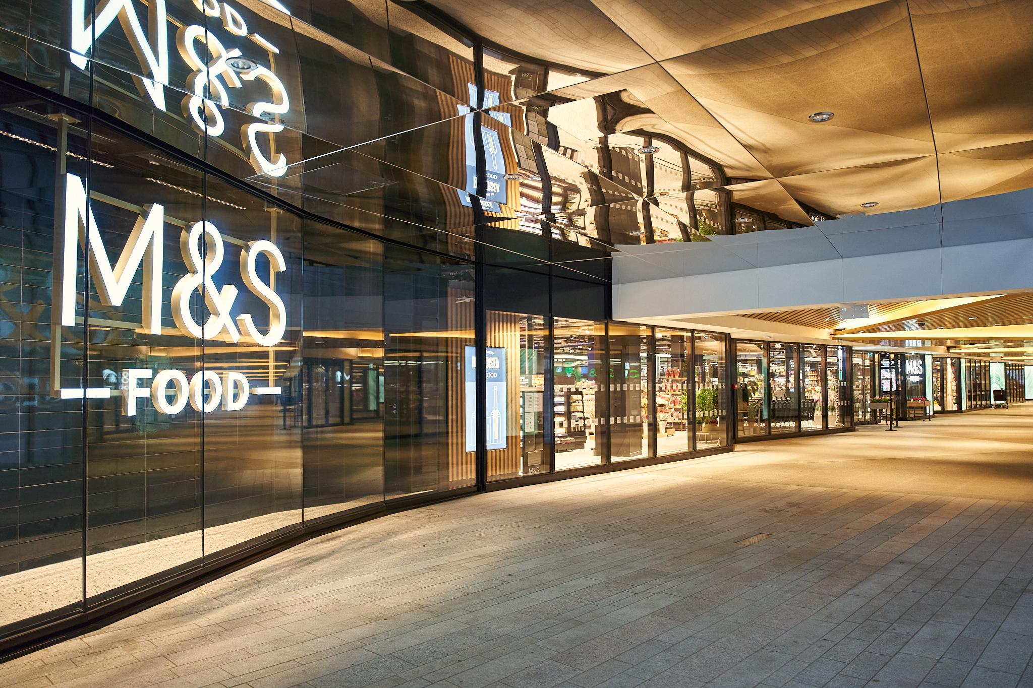 M and S Foodhall London Reviews