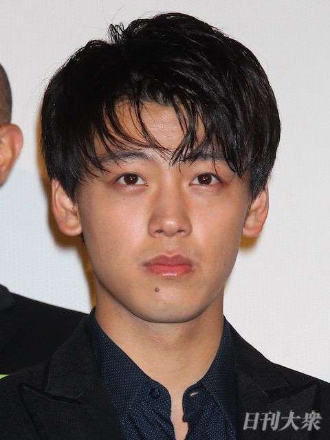 竹内涼真の髪型進化論！清潔感あふれる短髪から極上センターパート
