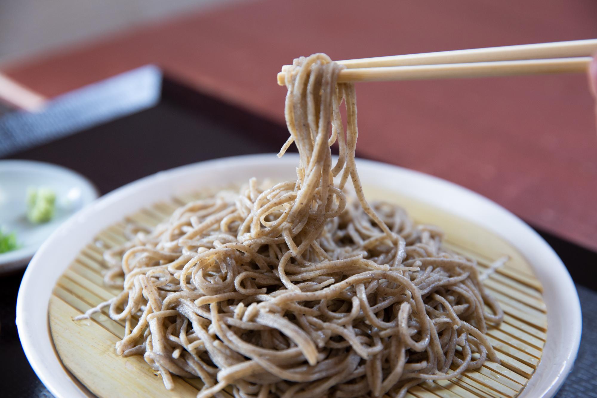 老舗そば処さかえやの極上手打ち蕎麦！隠れた人気作と混雑回避術