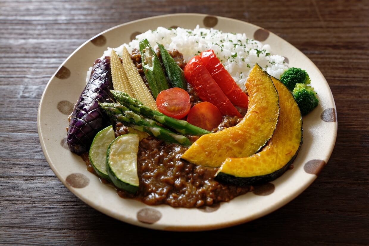 夏野菜カレーが水っぽくなる理由とは？プロ直伝の技と人気具材格付け