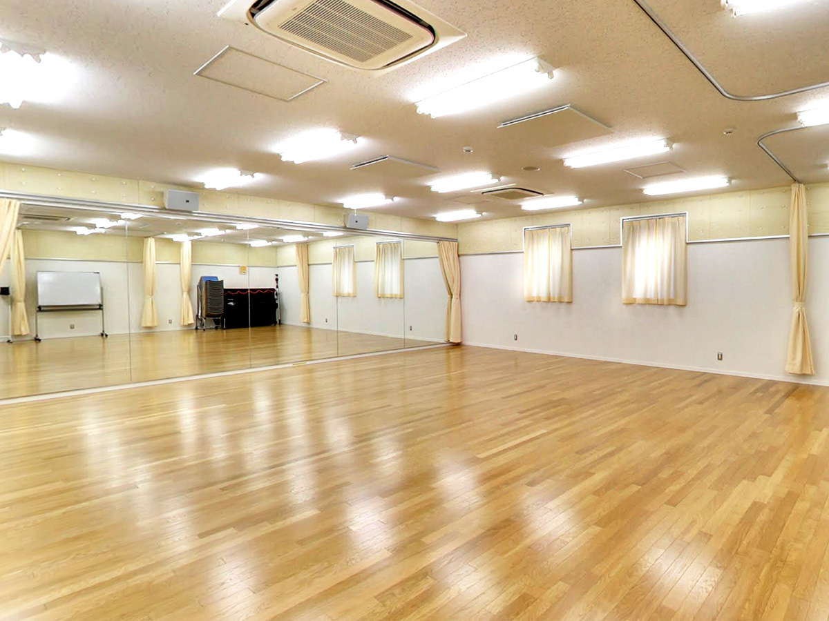 【2026年最新ルポ】舞台裏の熱気が街を突き動かす——表現者の聖地「新宿村スタジオ」で目撃したエンタメ最前線の今