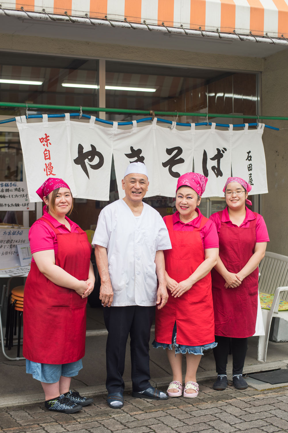 宇都宮の石田屋やきそば店を徹底解剖！特製ミックスの魅力と混雑回避術