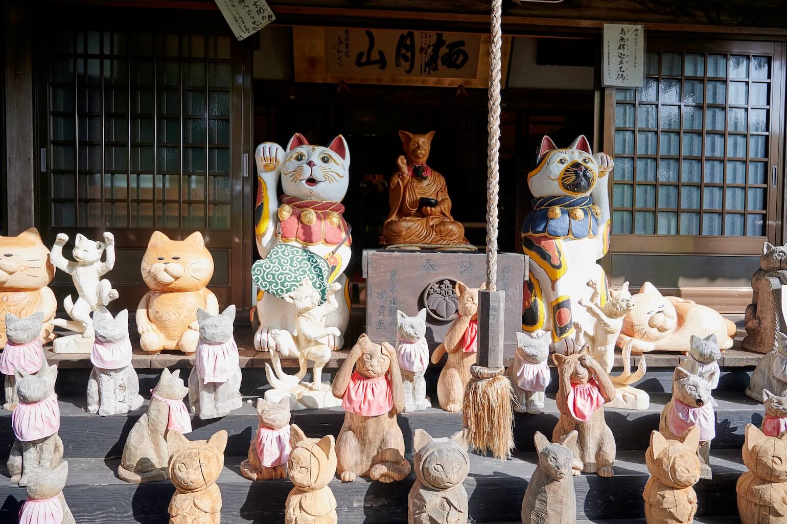 萩の猫寺「雲林寺」はなぜ聖地に？忠猫伝説と見どころを徹底解剖