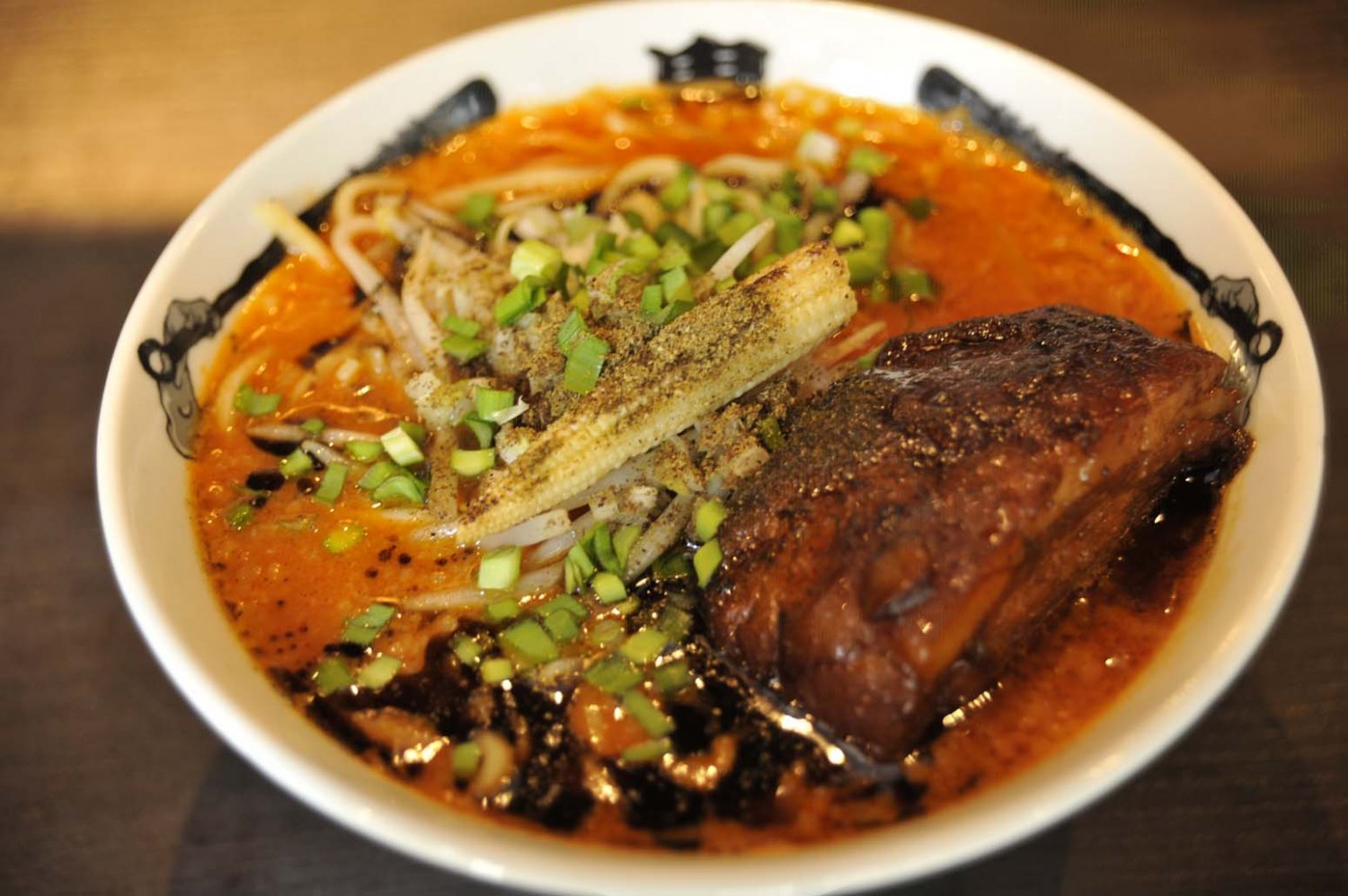 鬼金棒神田本店の待ち時間と辛さ攻略！2026最新並び方と実食全解剖