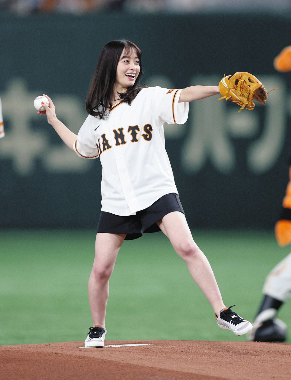 橋本環奈のガチすぎる野球愛！巨人ファンになった理由と神投球の真相