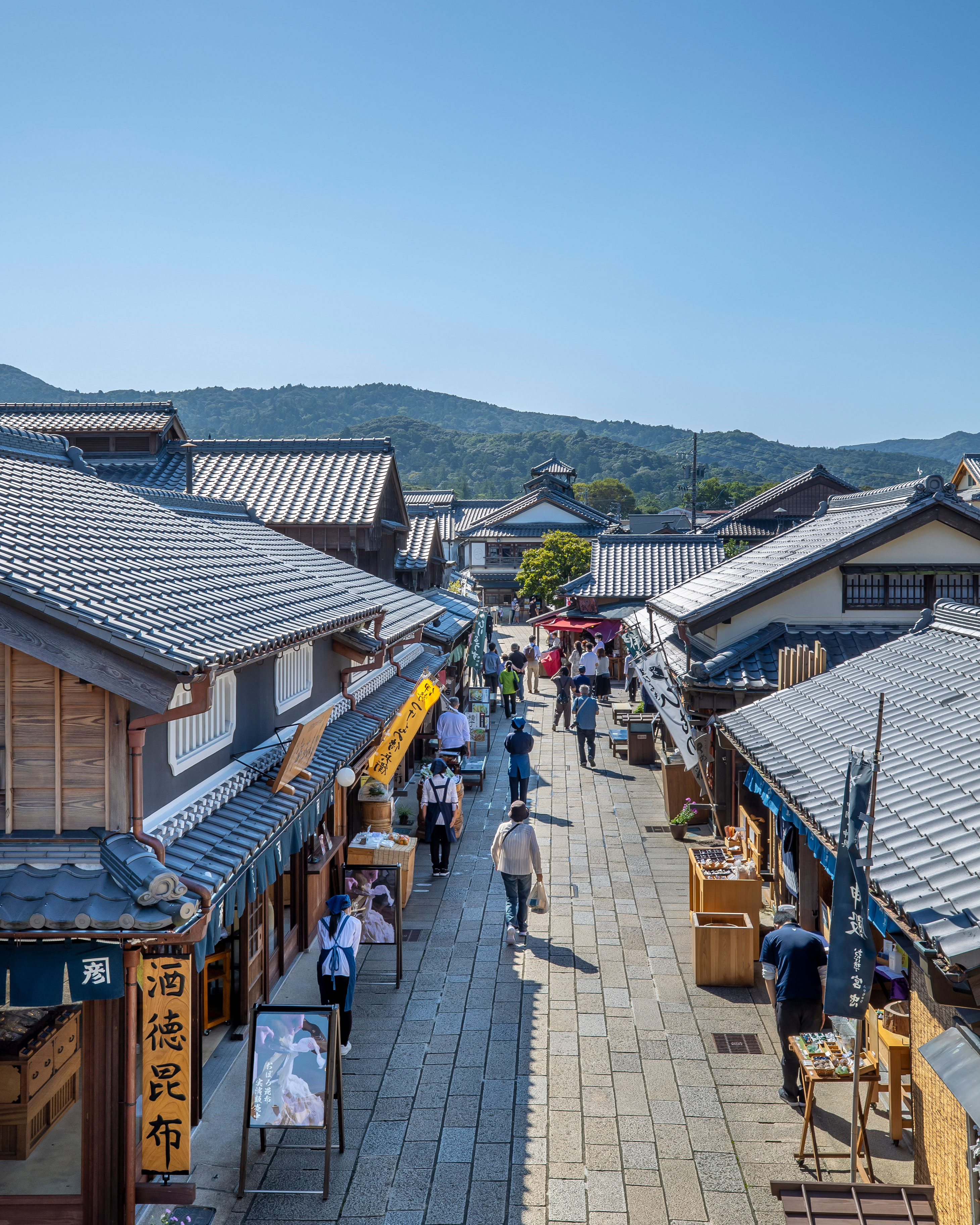 【2026最新】伊勢神宮おかげ横丁の完全攻略！食べ歩きと混雑回避術