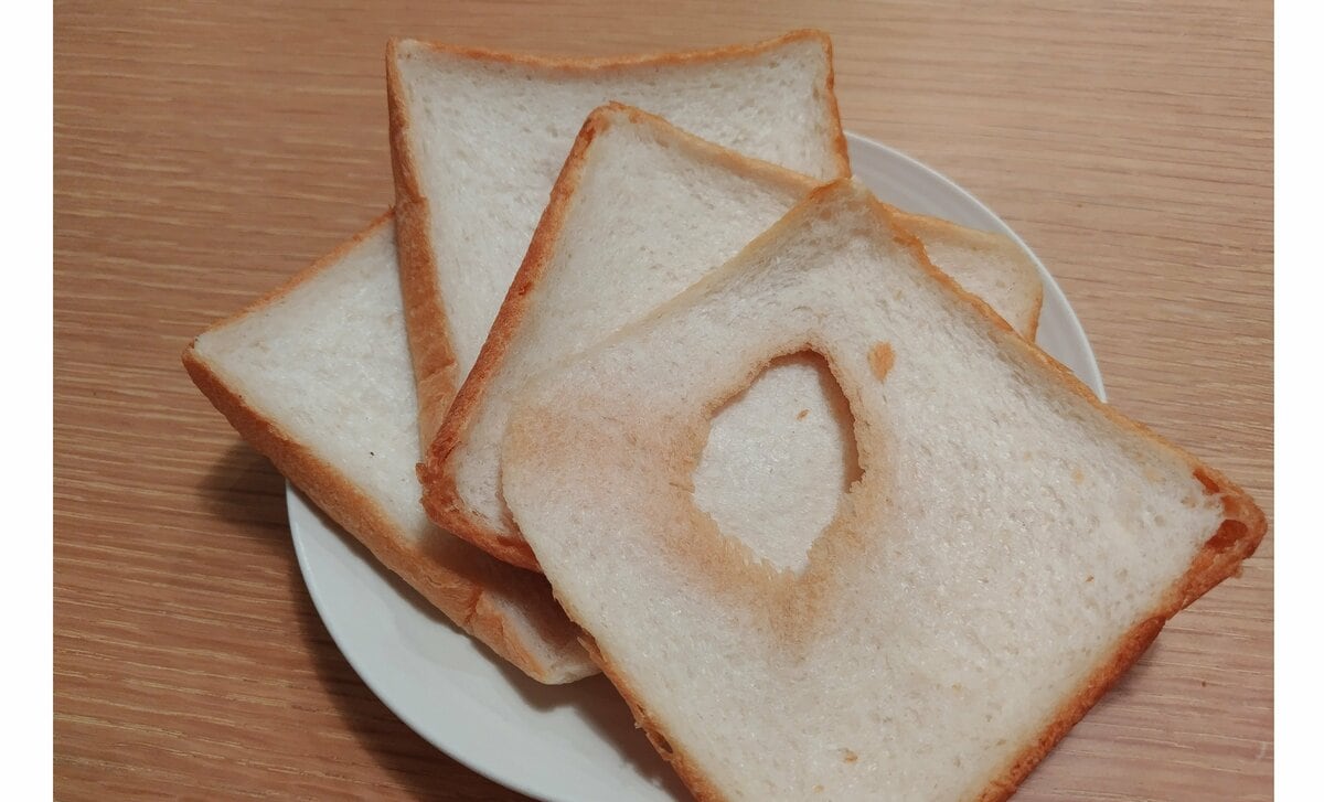 パンの耳が茶色い理由は何？メイラード反応と白い部分との違いを徹底解明