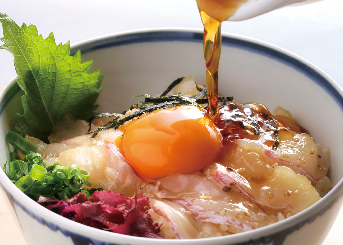 愛媛の鯛めしはなぜ2種類？炊き込みと生刺身の秘密＆名店徹底解説
