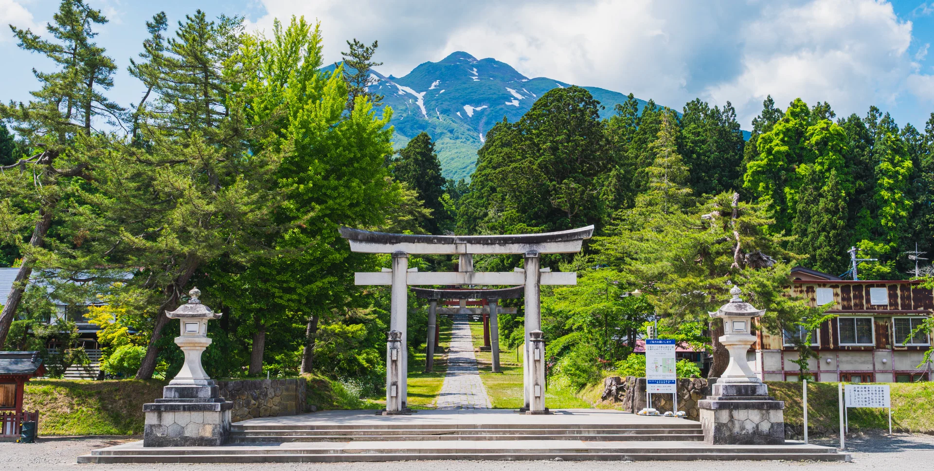 岩木山神社が最強パワースポットと呼ばれる理由｜逆立ち狛犬と噂の真相
