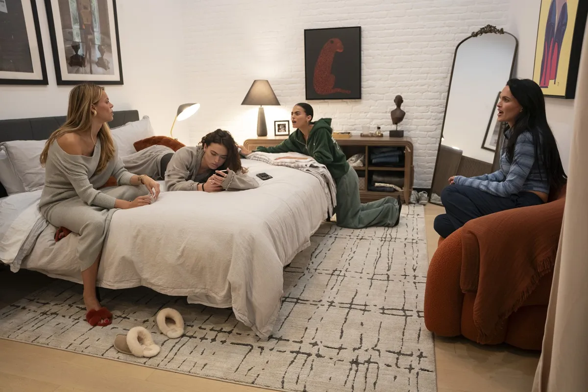 Sarah Jane Nader Relationship with Family Appears on Reality Show with Mother Holland and Sisters
