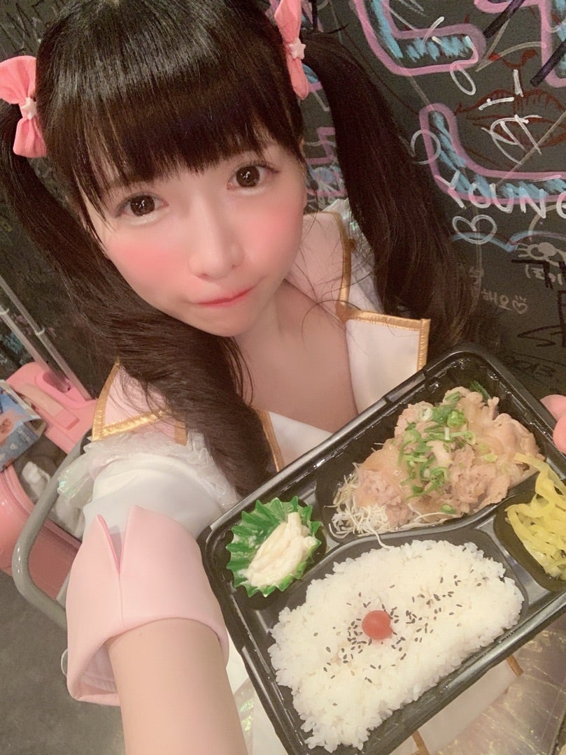 もえあずのすっぴんは別人？メイク前後比較と奇跡の美肌を徹底検証