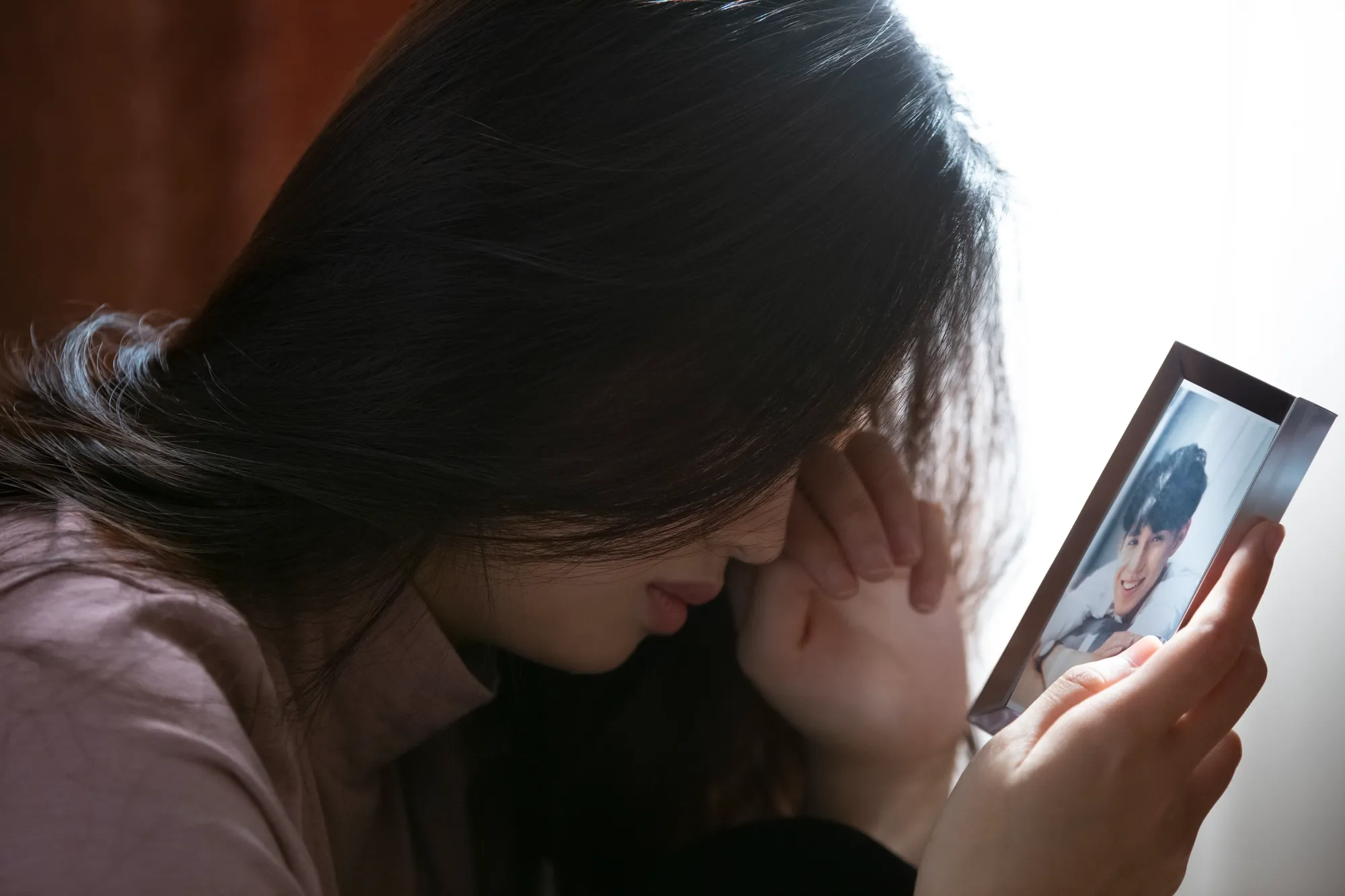 ただの失恋と思ったら…うつ病へ悪化する危険サインと回復法を徹底解説