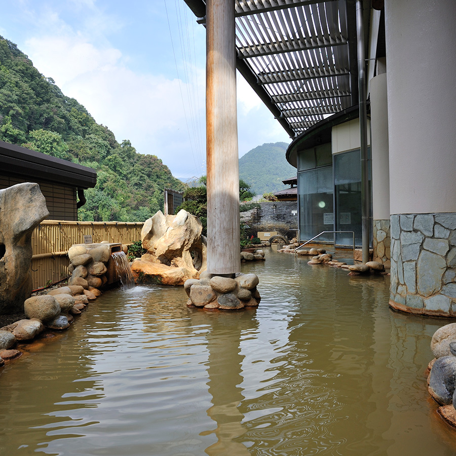裾花峡温泉うるおい館の魅力解剖！絶景と名湯がリピートされる理由