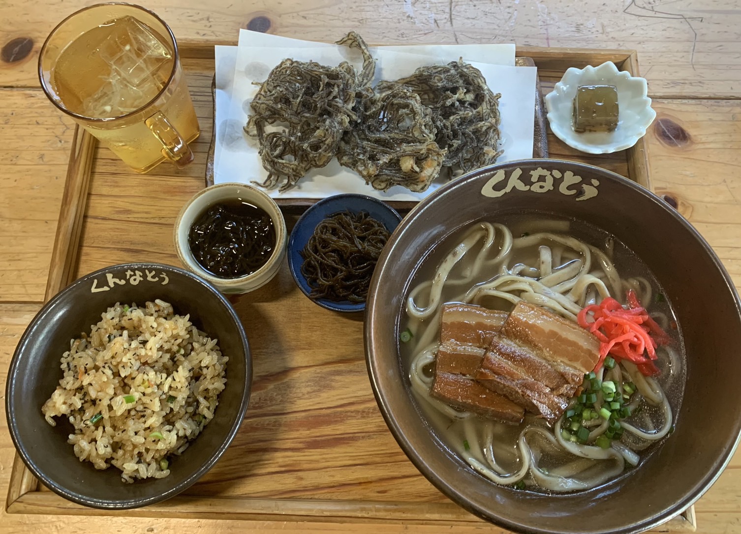くんなとぅの生もずく食べ放題と絶景！南城市屈指の沖縄そばを徹底解説