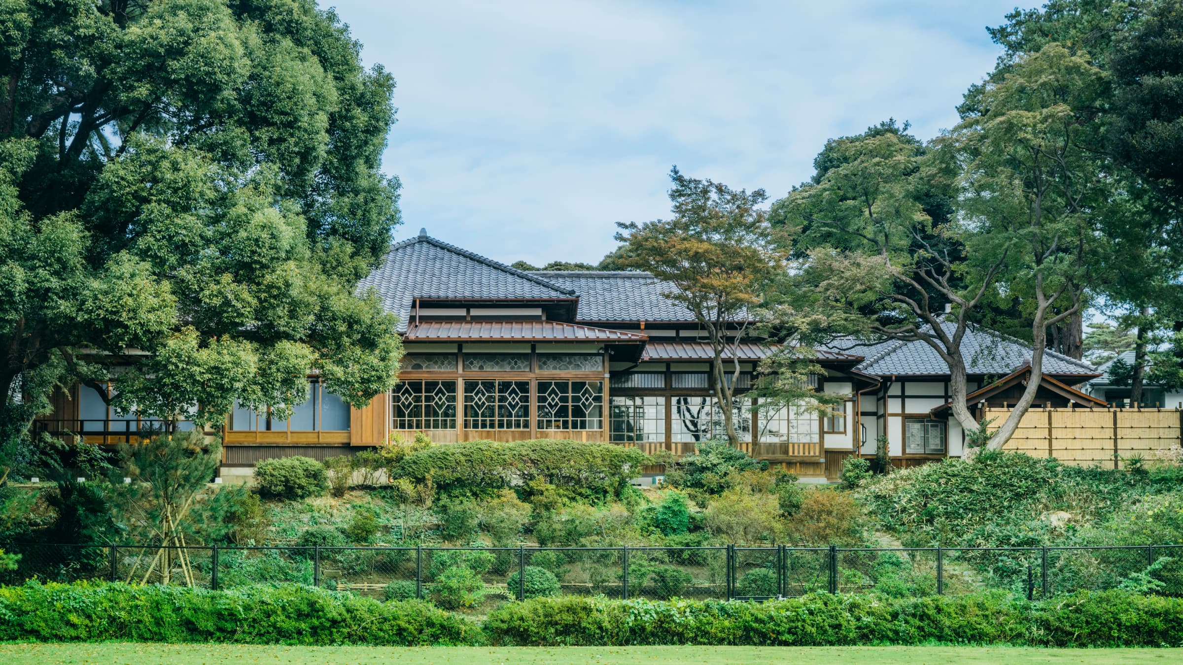 昭和史の波浪を見つめた名邸が拓く、令和の新たな視線——荻窪に蘇った近代政治の舞台裏