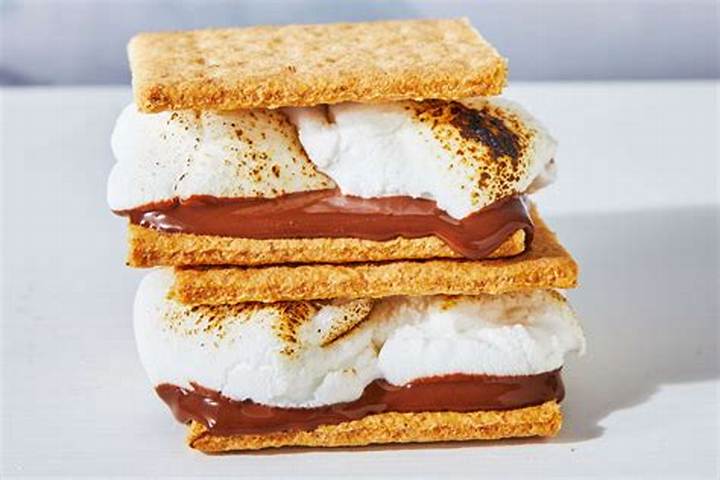 What Is a New Hampshire Smore? History, Ingredients, and How to Make One